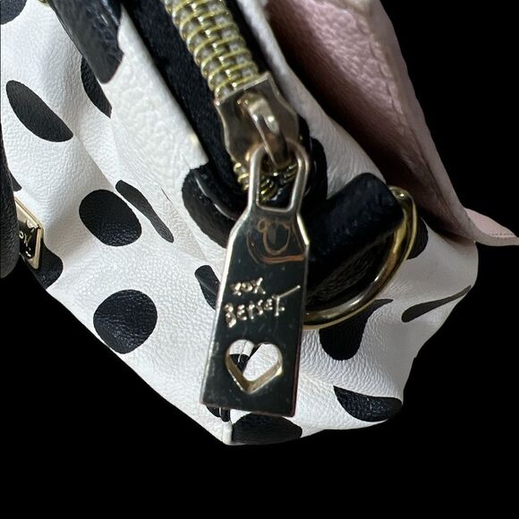 Betsey Johnson small purse - Picture 5 of 5